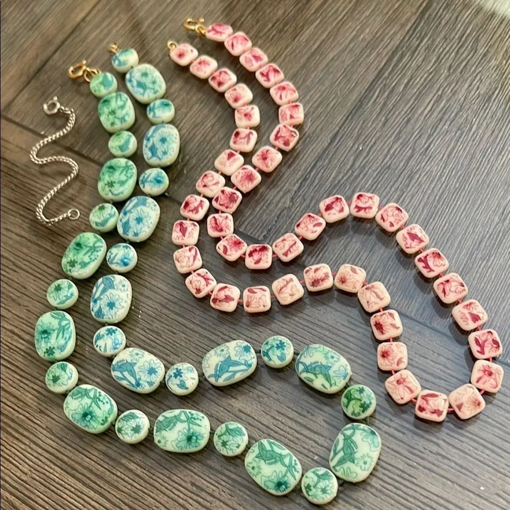 Vintage Floral Faux Ceramic Bead Necklace Set - Green and Pink